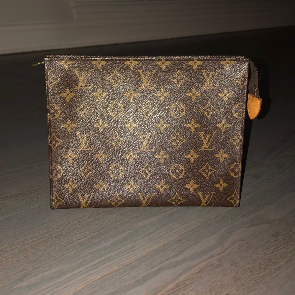 Louis Vuitton toiletry pouch 26